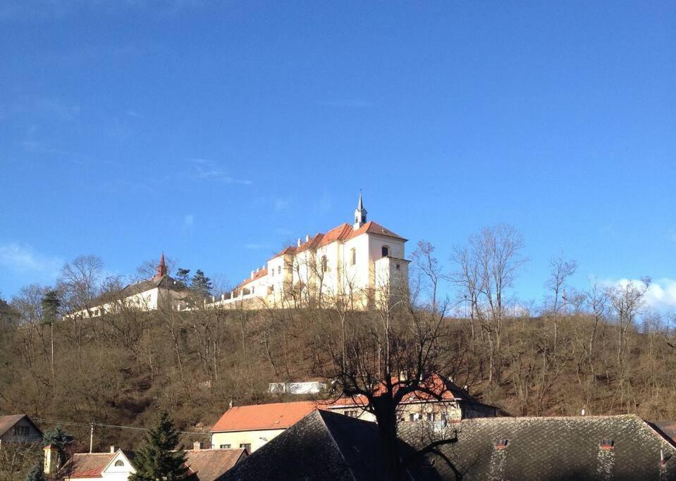 Apt. Overlooking The Castle Nizbor20Km From Prague Exterior foto